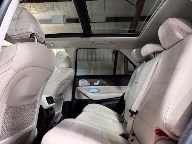 Used 2023 Mercedes-Benz GLE 350 w/ 3rd Row Seat Package image 13