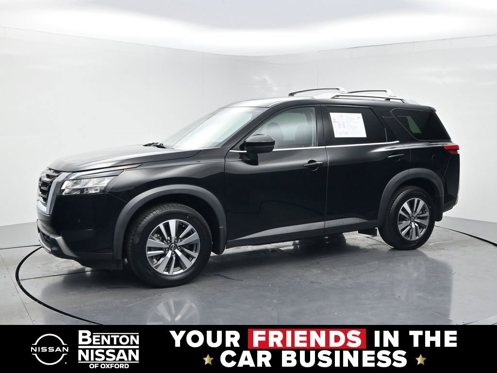 Used 2023 Nissan Pathfinder SL AWD/4WD image 1