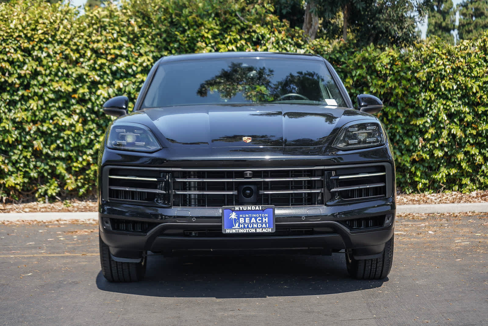 Used 2024 Porsche Cayenne AWD/4WD image 2