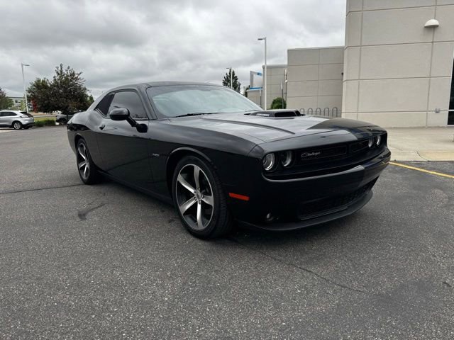 Used 2017 Dodge Challenger R/T RWD image 1
