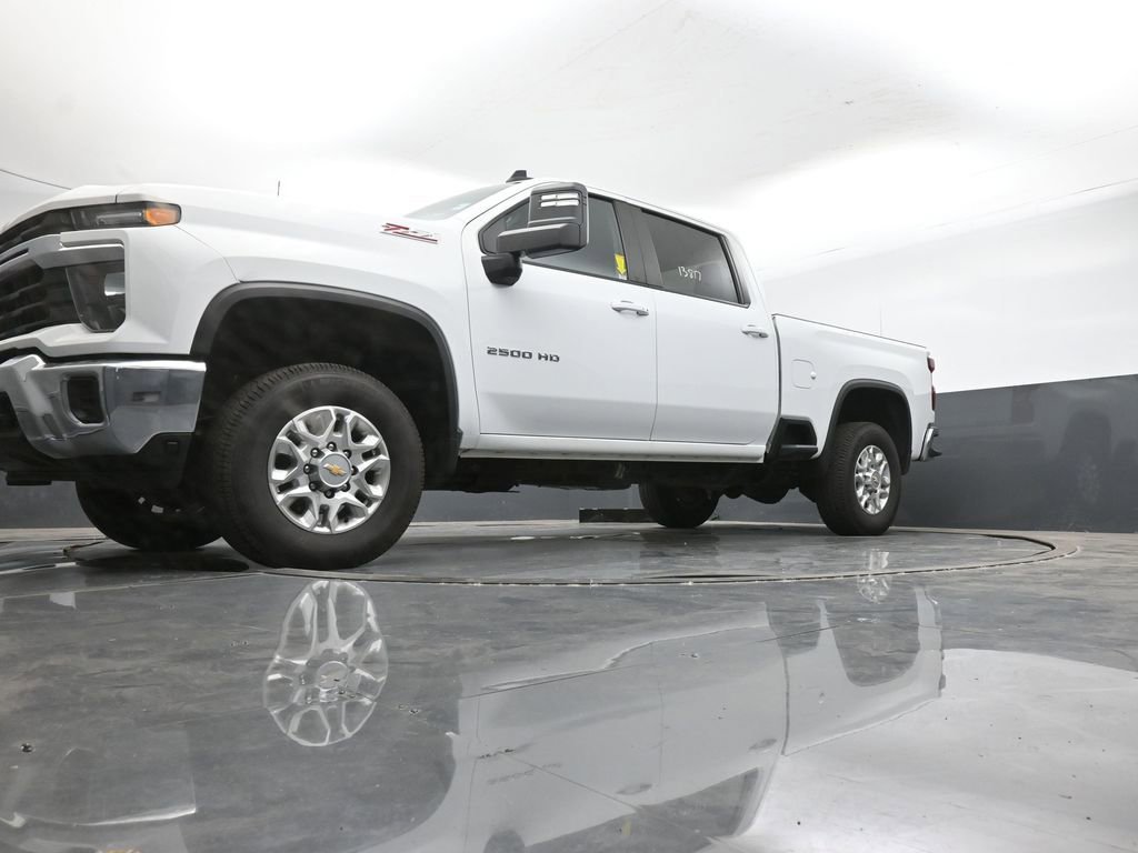 Used 2024 Chevrolet Silverado 2500 LT image 34