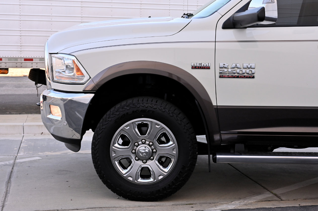 Used 2018 RAM 2500 Laramie w/ Convenience Group AWD/4WD image 33