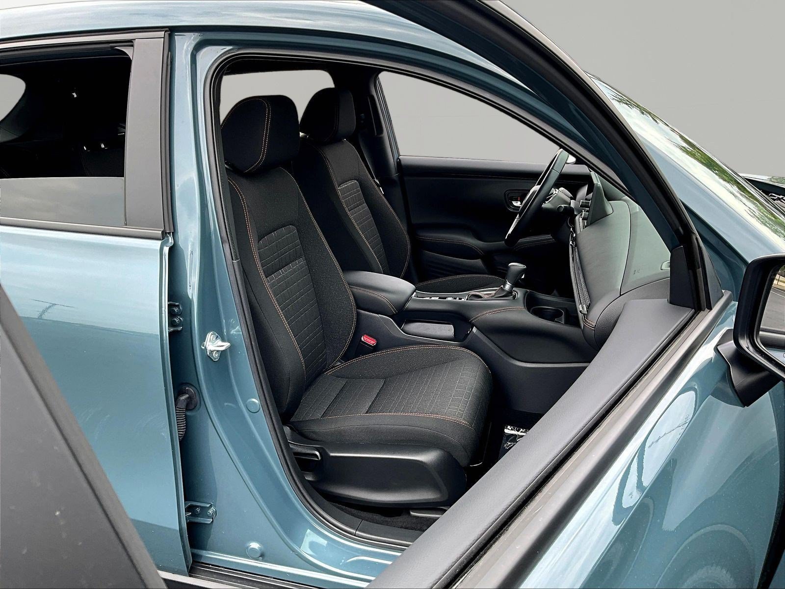 Used 2025 Honda HR-V Sport image 27