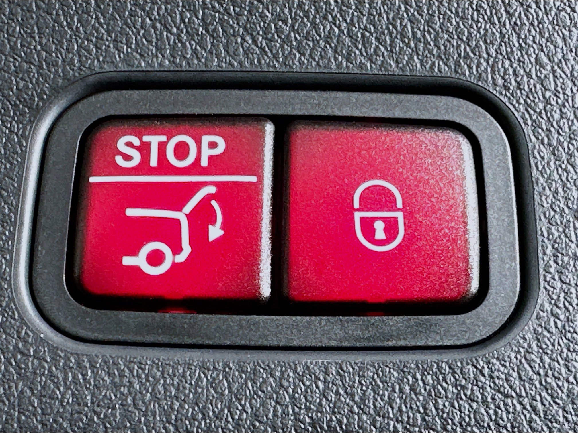 Used 2024 Mercedes-Benz GLC 300 image 29