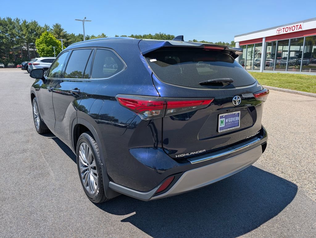 Used 2021 Toyota Highlander Platinum AWD/4WD image 3
