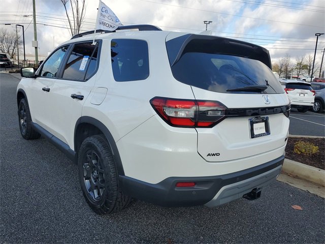Certified 2023 Honda Pilot TrailSport image 6