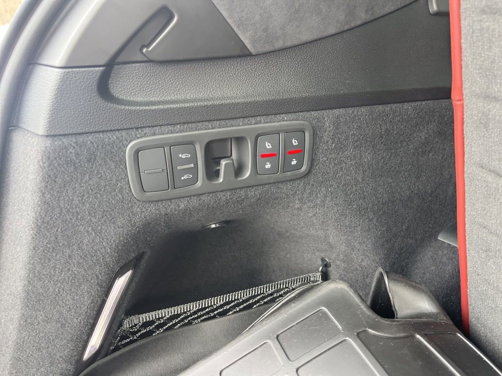 Used 2023 Audi SQ7 Prestige w/ Sport Package image 16