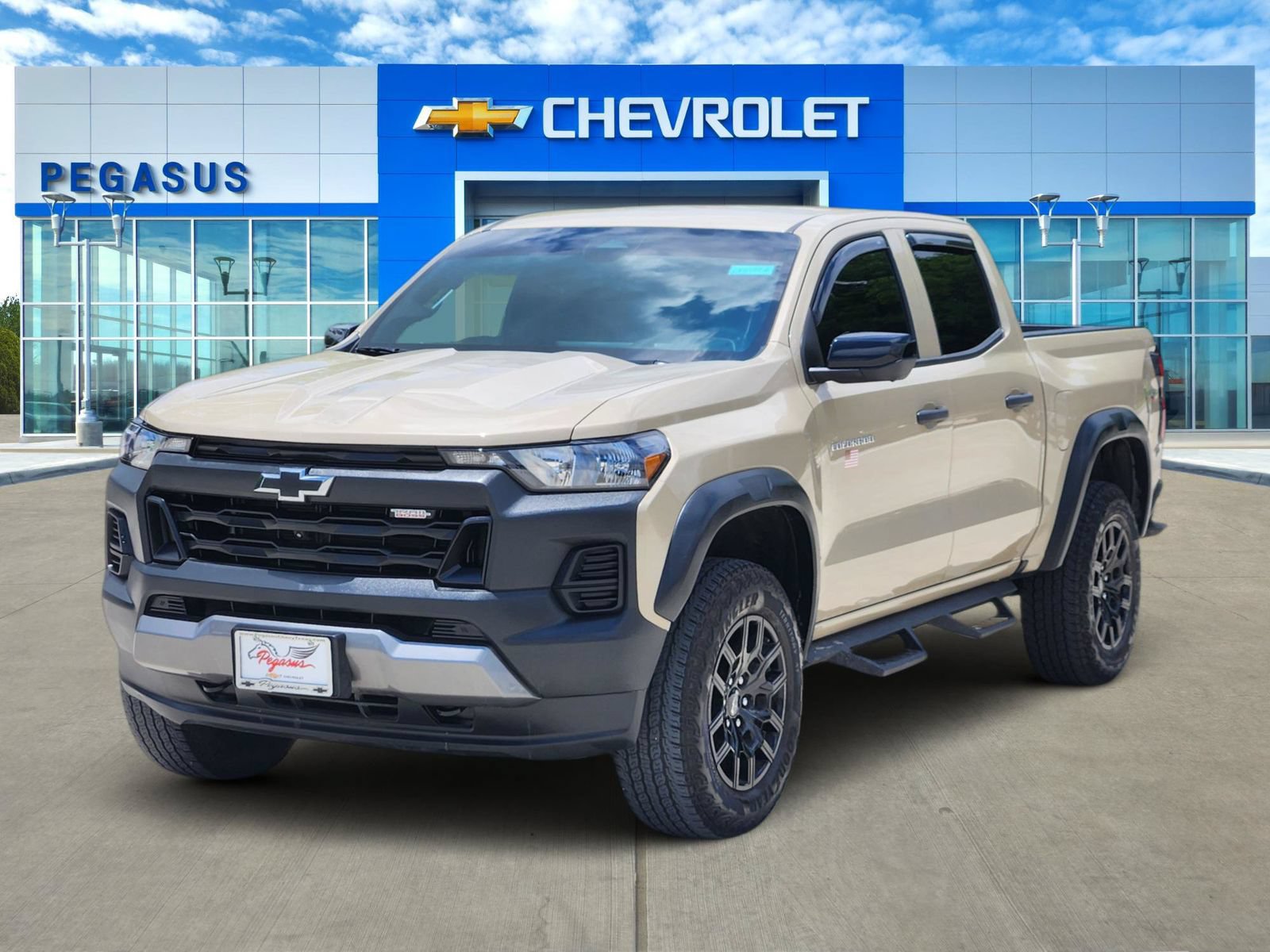 Certified 2024 Chevrolet Colorado Trail Boss w/ Technology Package AWD/4WD image 2