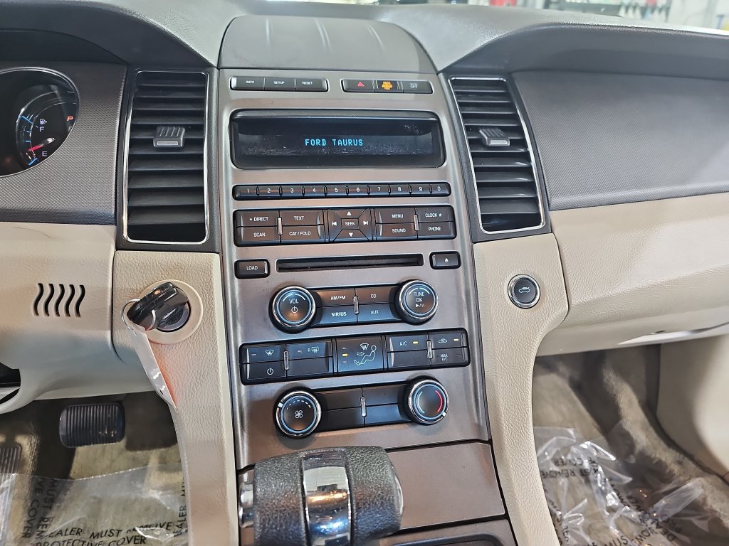 Used 2012 Ford Taurus SE FWD image 22
