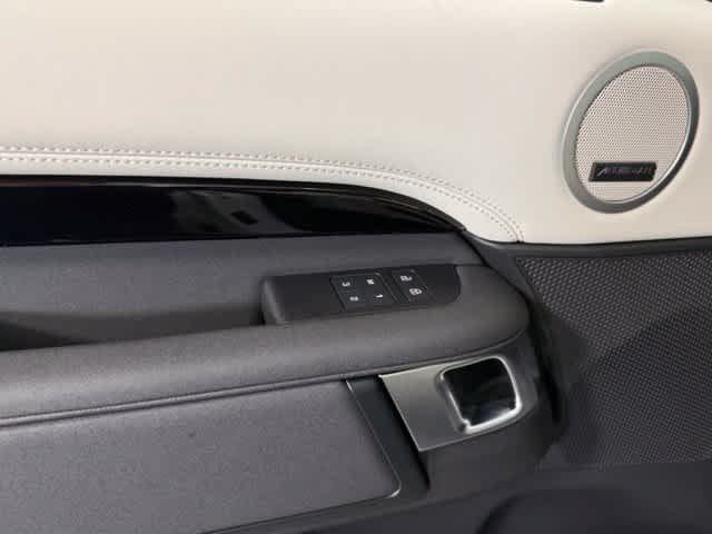 New 2026 Land Rover Discovery S AWD/4WD image 15