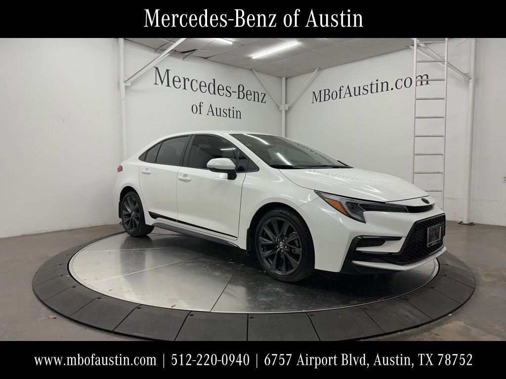 Used 2025 Toyota Corolla SE image 1