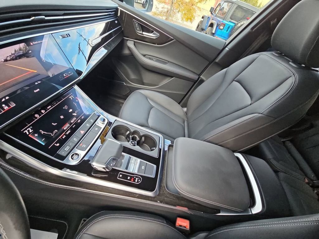Used 2025 Audi Q7 3.0T Premium Plus image 18