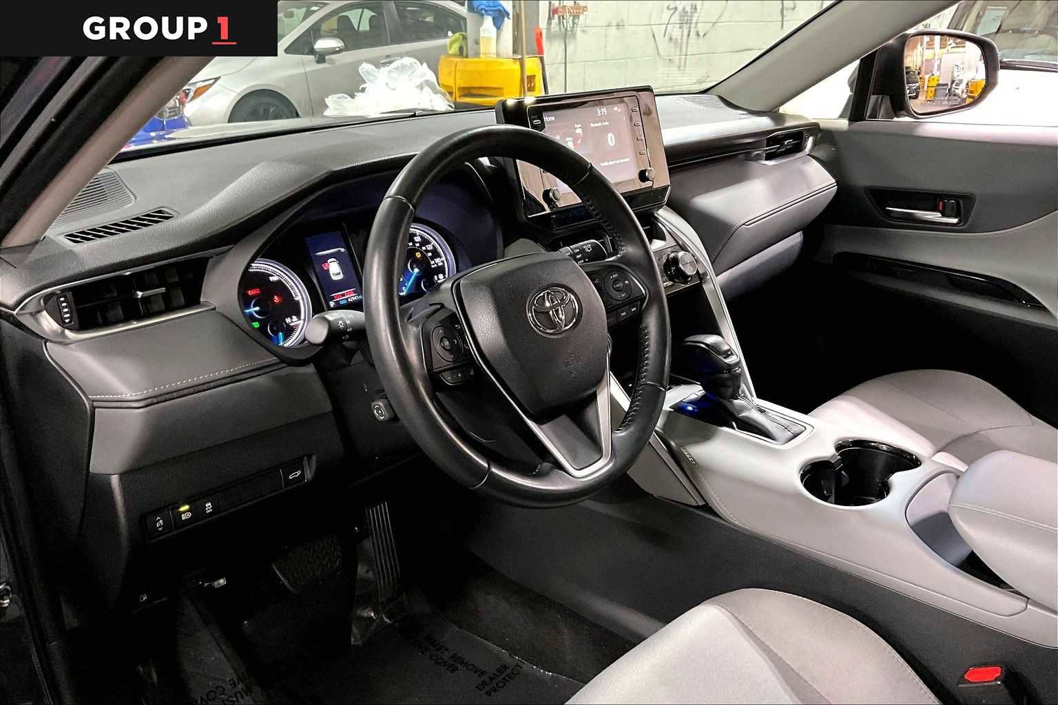 Certified 2021 Toyota Venza LE image 17