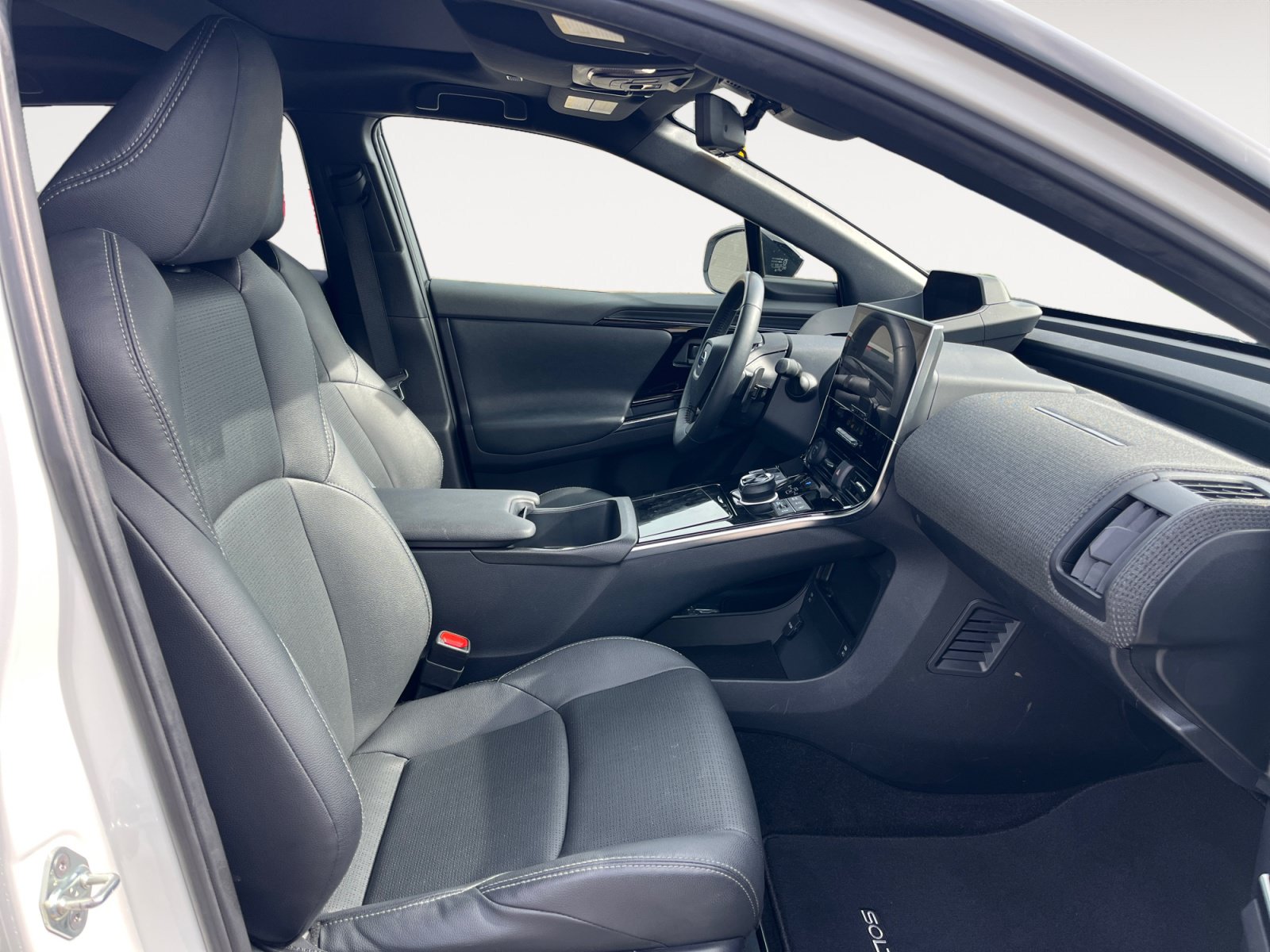 Used 2023 Subaru Solterra AWD image 18