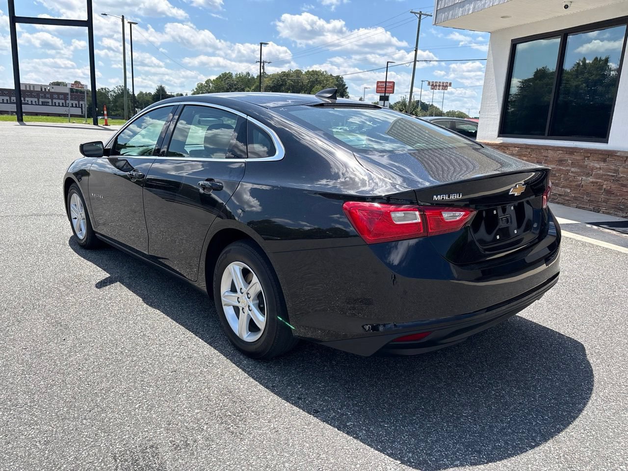 Used 2023 Chevrolet Malibu LS FWD image 7