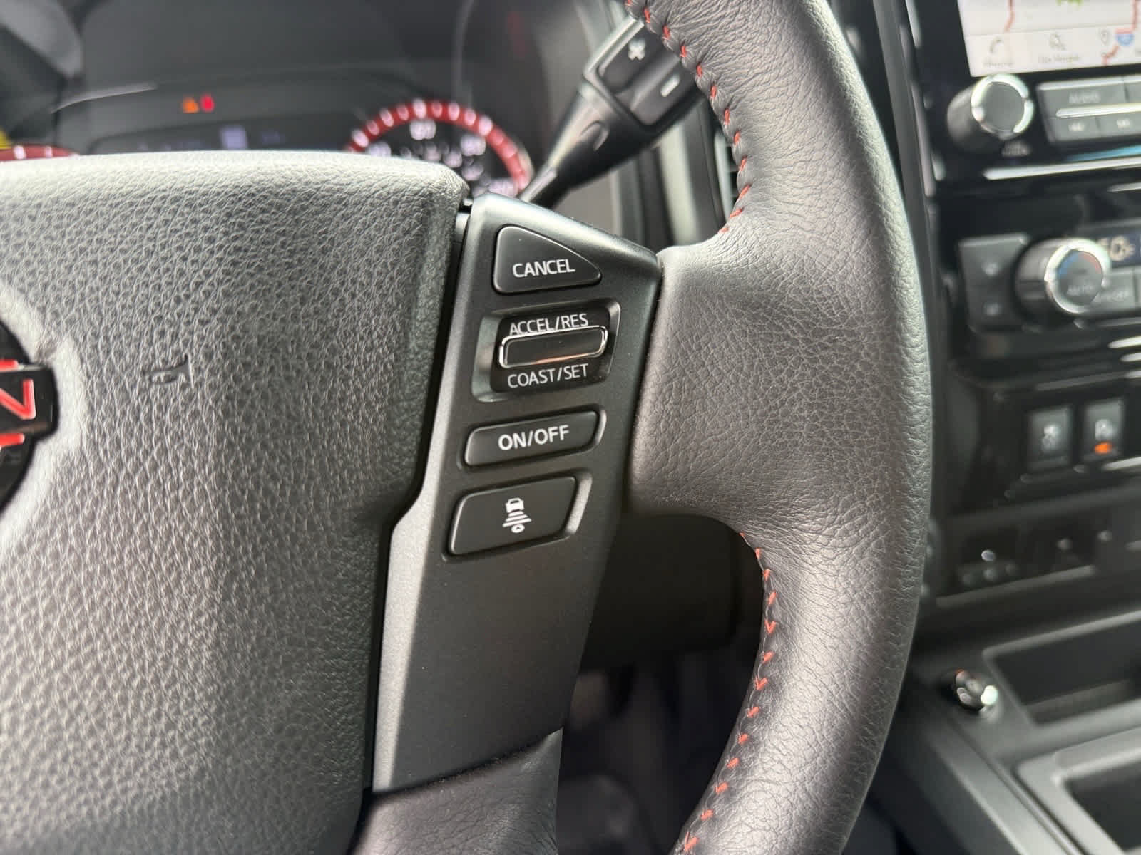 Used 2024 Nissan Titan PRO-4X w/ Pro-4x Convenience Package AWD/4WD image 24