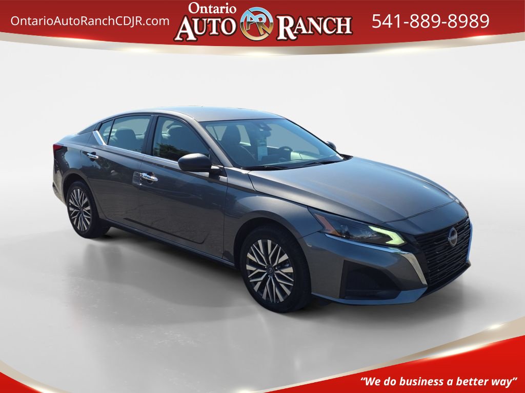 Used 2025 Nissan Altima 2.5 SV AWD/4WD image 1