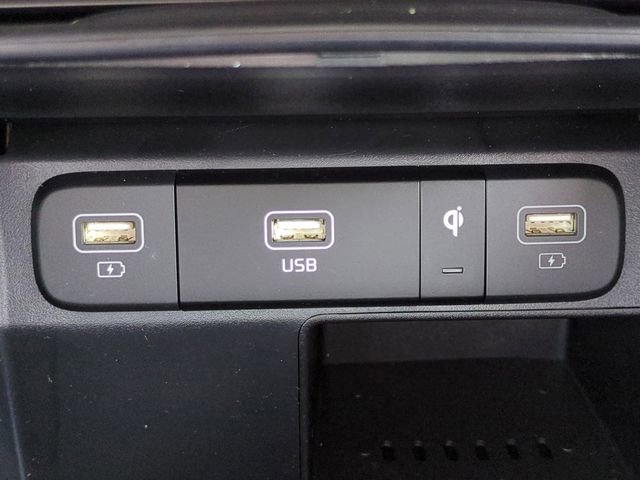 Used 2023 Kia Sorento S image 21