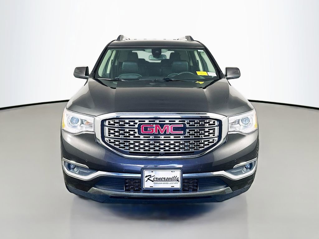 Used 2017 GMC Acadia Denali w/ Technology Package image 2