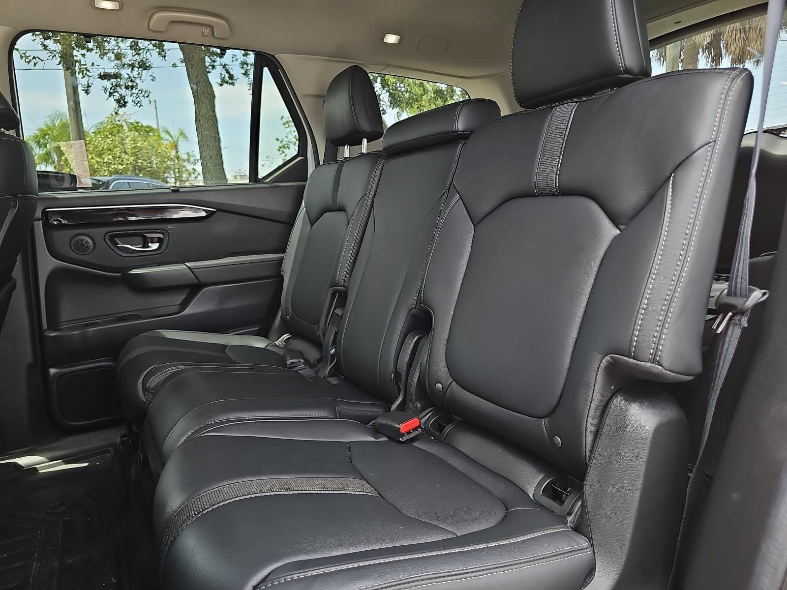 Used 2025 Honda Pilot Touring image 11