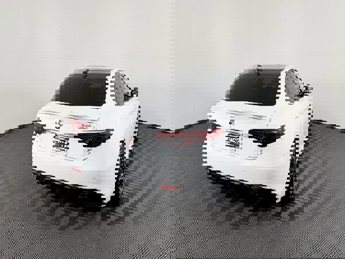 Used 2022 Alfa Romeo Giulia Veloce image 8