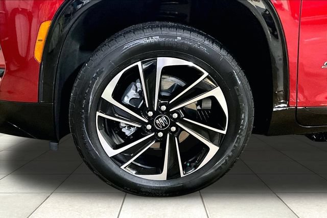 Certified 2025 Buick Enclave Sport Touring w/ Power Package AWD/4WD image 9