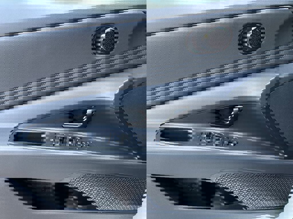 New 2025 Hyundai Elantra Sport image 10