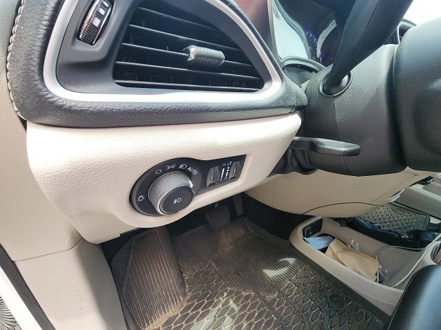 Used 2024 Chrysler Pacifica Touring-L w/ Road Tripper Package FWD image 28
