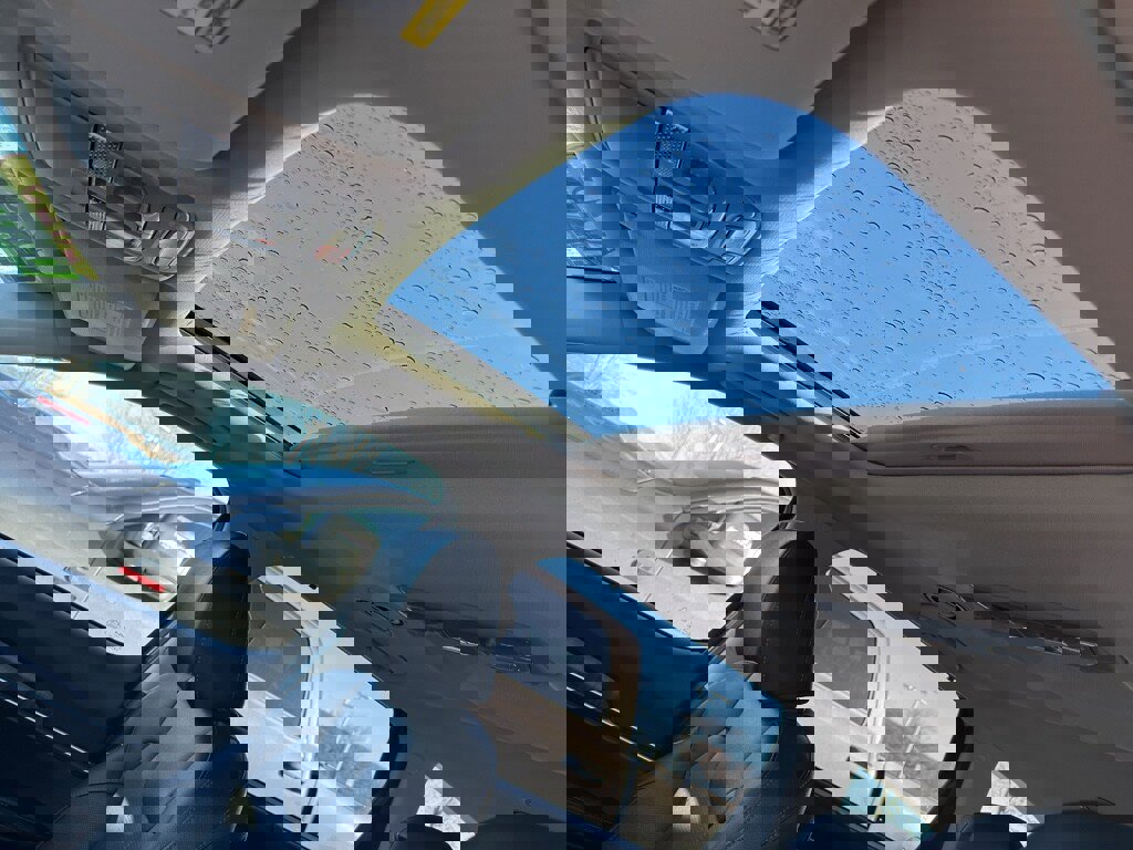 Used 2025 Kia Telluride EX w/ EX Captain's Chair Package image 9