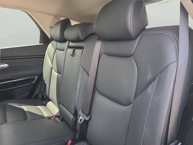 Used 2025 Genesis GV70 2.5T AWD/4WD image 7