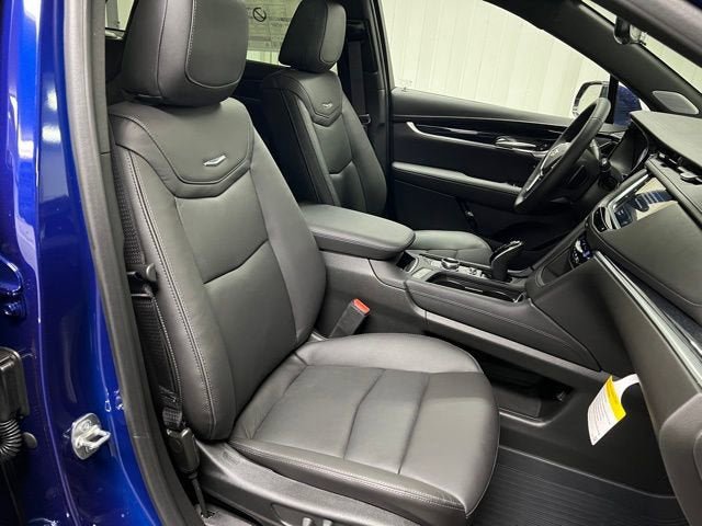 New 2026 Cadillac XT5 Premium Luxury w/ LPO, Floor Liner Package image 17