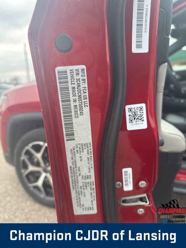 Used 2025 Jeep Compass Limited image 13