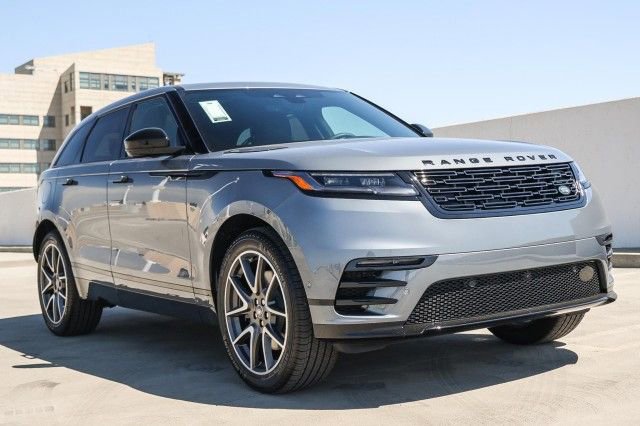 New 2026 Land Rover Range Rover Velar Dynamic SE image 3