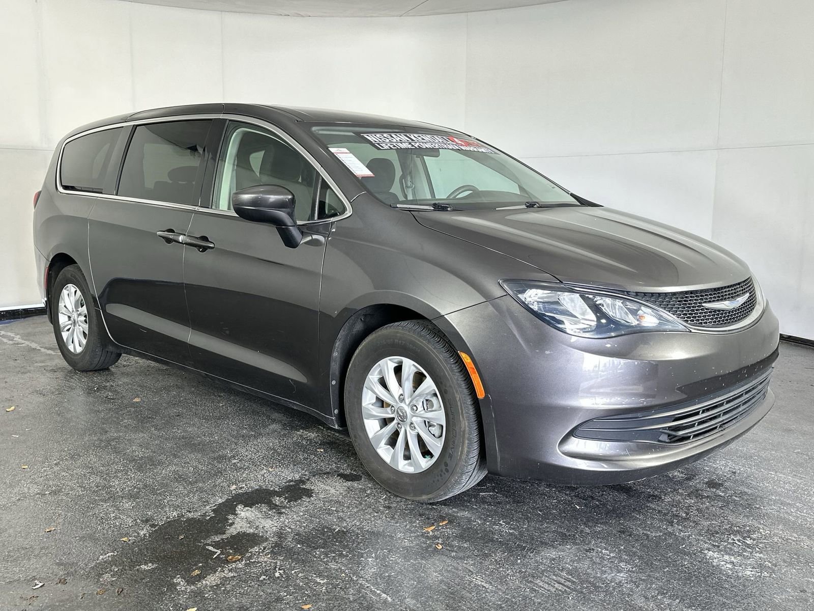 Used 2018 Chrysler Pacifica LX w/ Tire & Wheel Group image 3