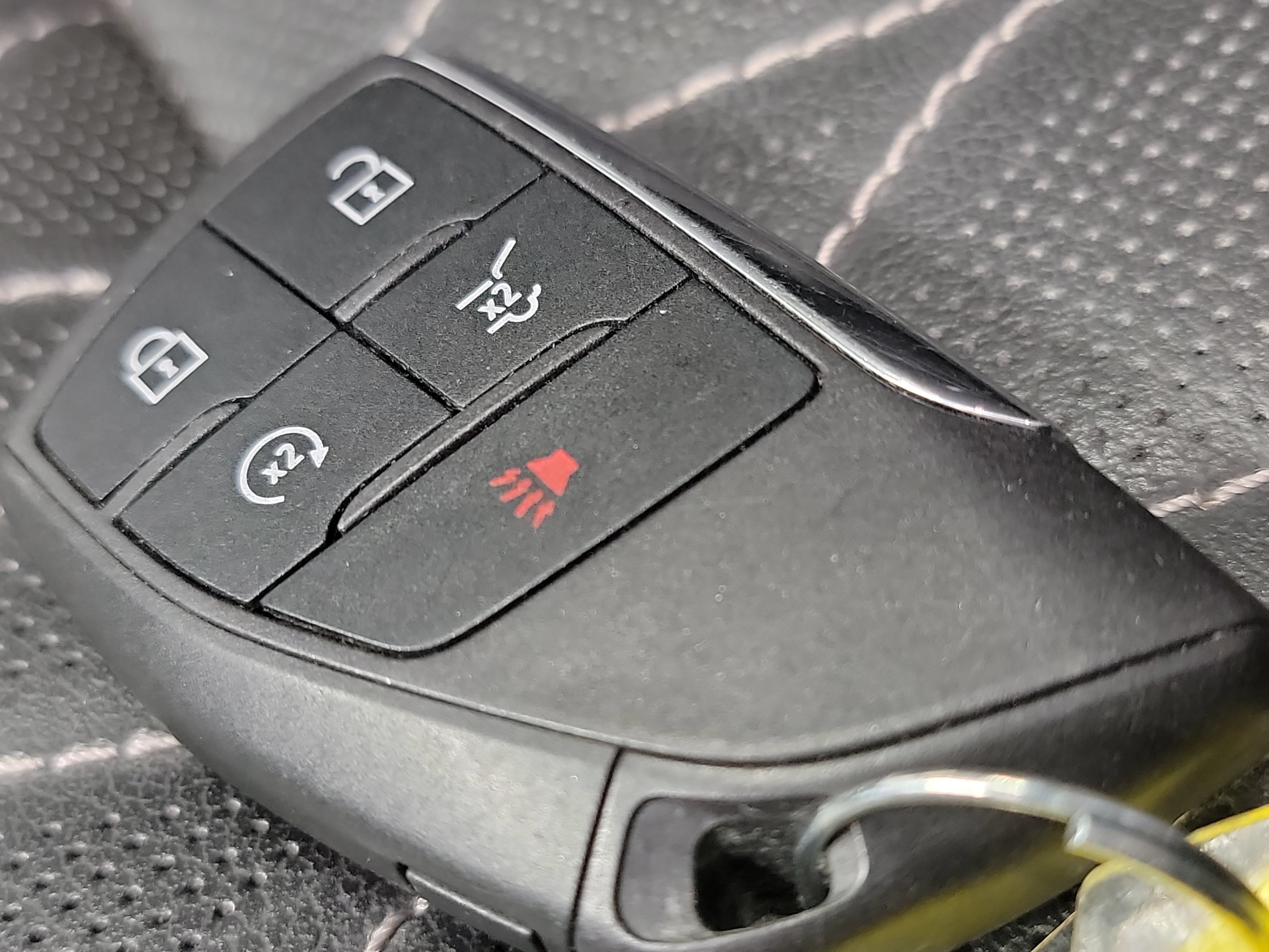 Used 2023 Buick Envision Avenir AWD/4WD image 32