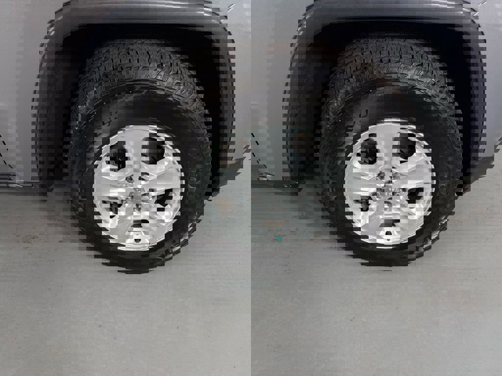 Used 2016 Jeep Grand Cherokee Laredo w/ Quick Order Package 23E image 10