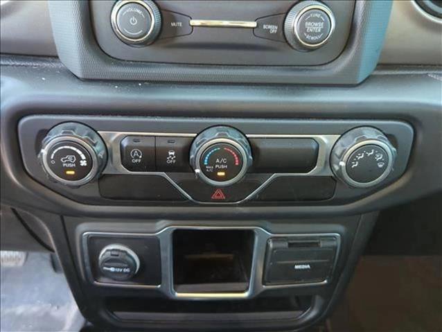 Used 2020 Jeep Gladiator Sport image 21