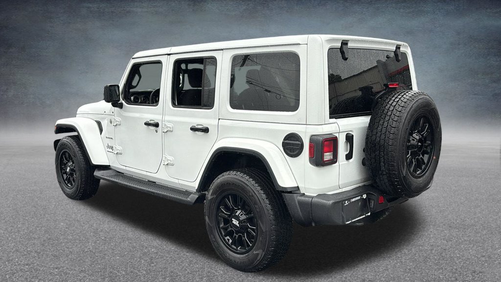 Used 2023 Jeep Wrangler Unlimited Sahara w/ Cold Weather Group AWD/4WD image 5