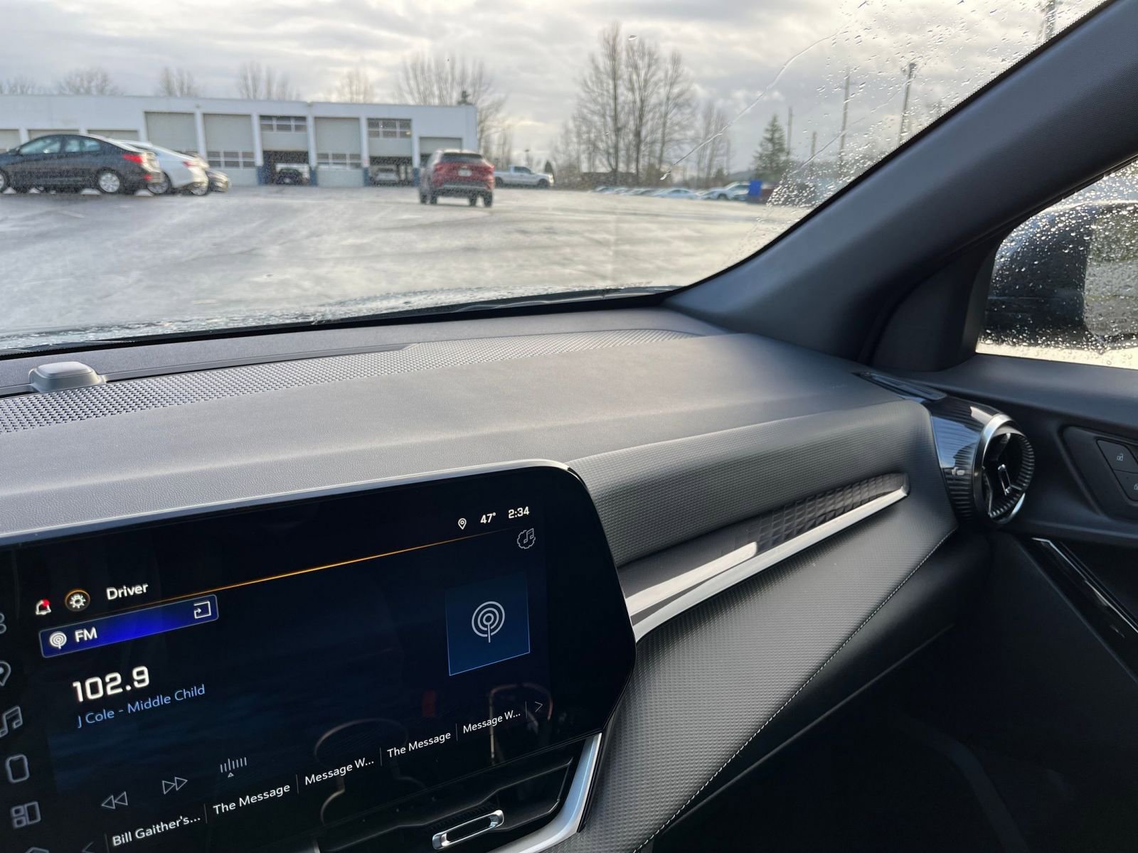 Used 2025 Chevrolet Equinox LT image 35