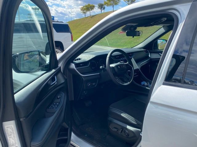 New 2025 Jeep Grand Cherokee Altitude w/ Trailer Tow Package image 14