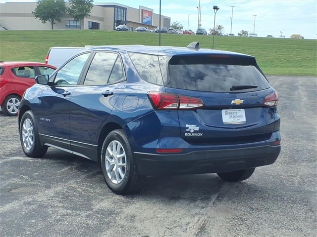 Used 2023 Chevrolet Equinox LS w/ LS Convenience Package image 16