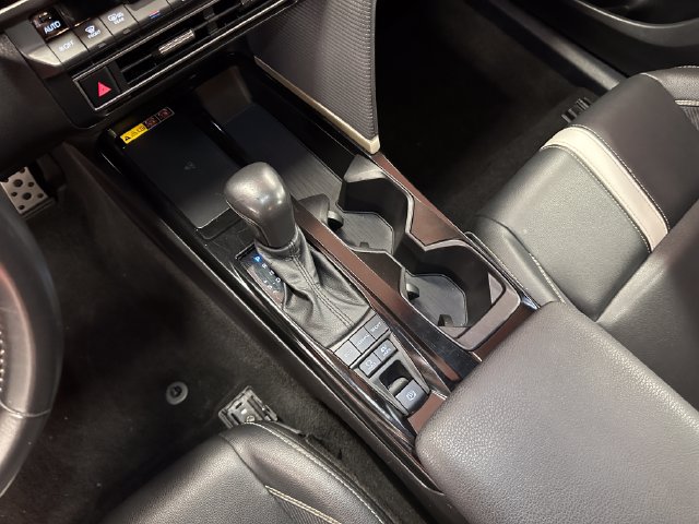 Used 2025 Toyota Camry SE FWD image 24