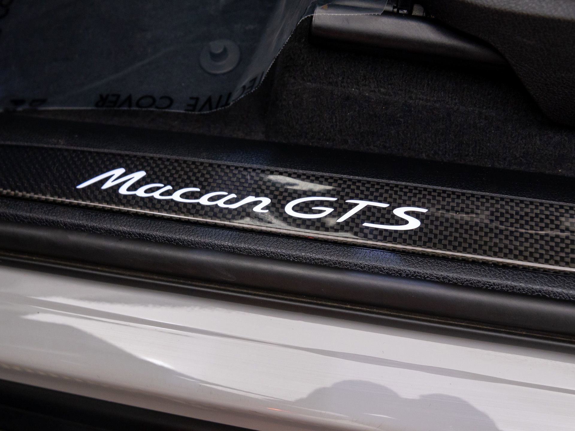 Certified 2024 Porsche Macan GTS image 17