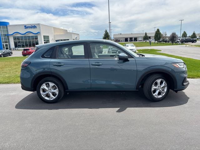 Certified 2025 Honda HR-V LX image 2