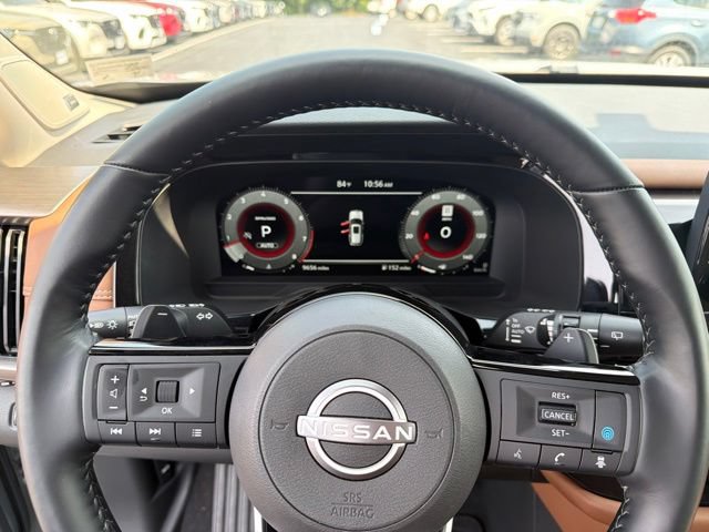 Used 2025 Nissan Pathfinder Platinum AWD/4WD image 27