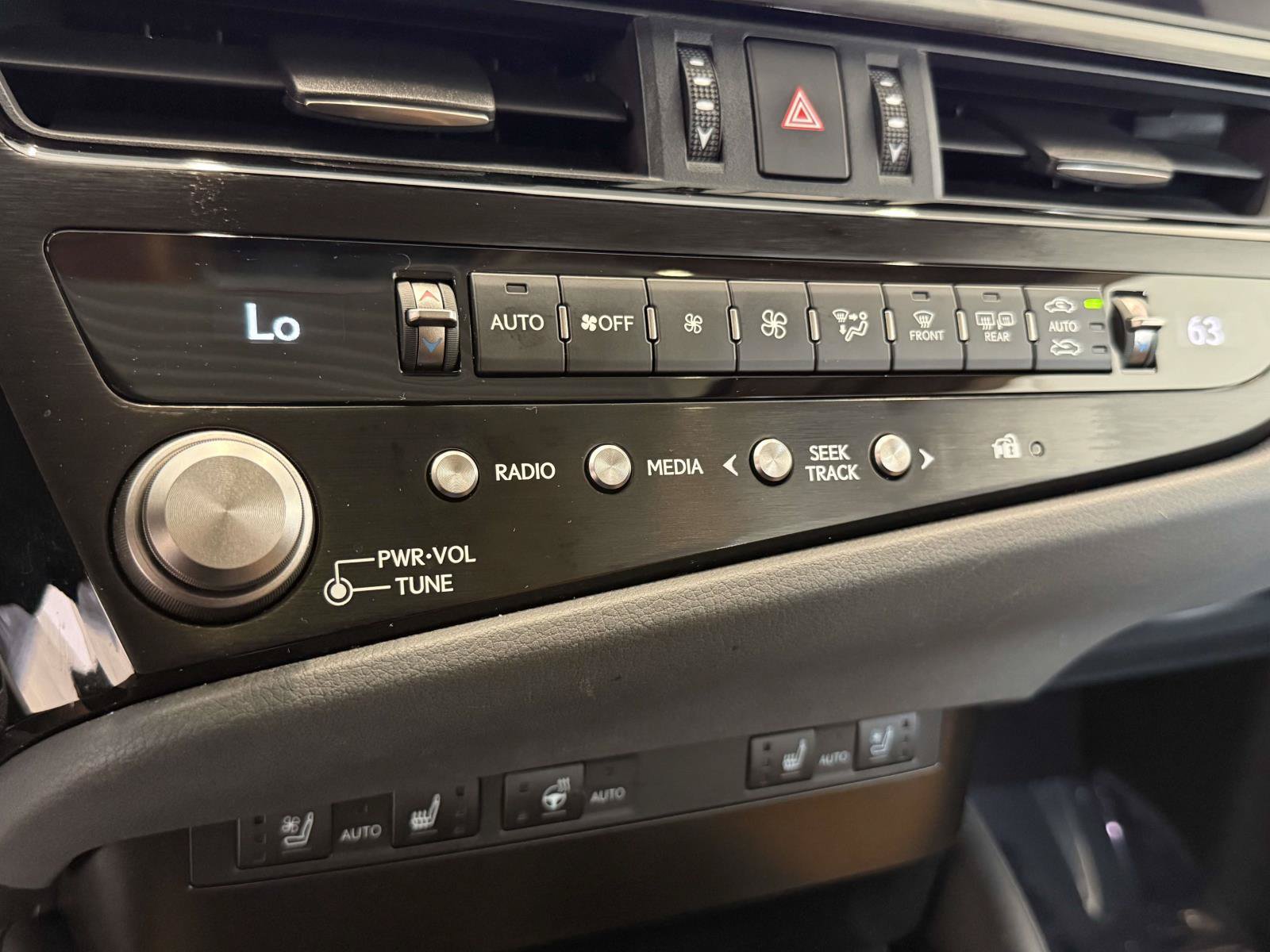 Certified 2024 Lexus ES 350 w/ Premium Package FWD image 25