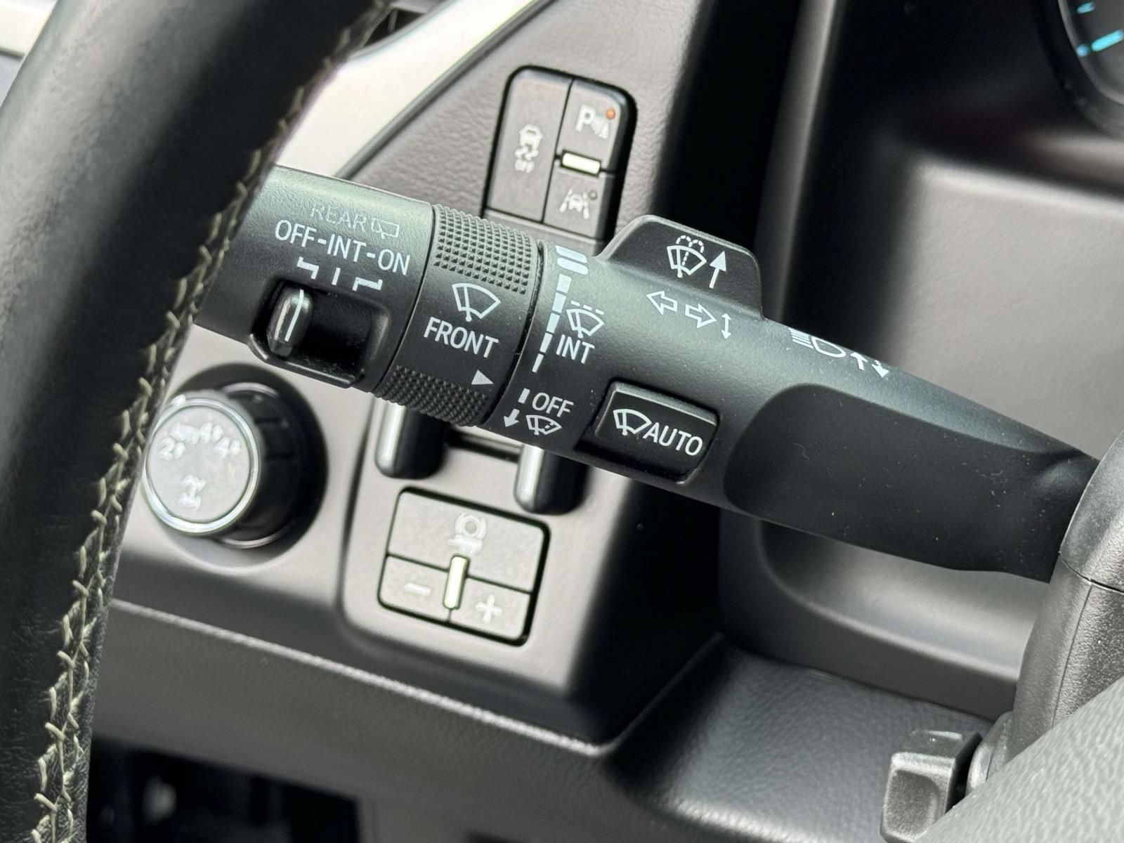 Used 2020 Chevrolet Suburban Premier AWD/4WD image 8