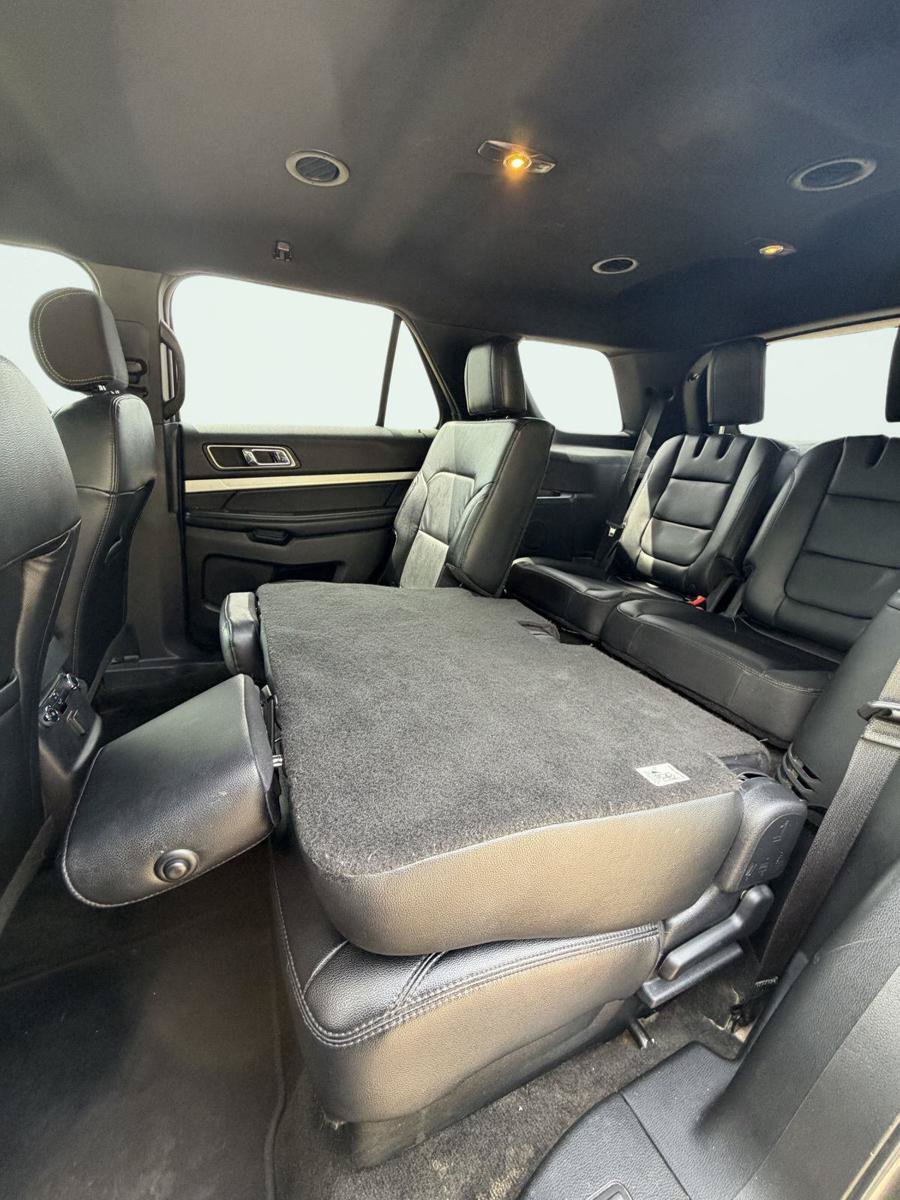 Used 2016 Ford Explorer XLT w/ Equipment Group 202A FWD image 15