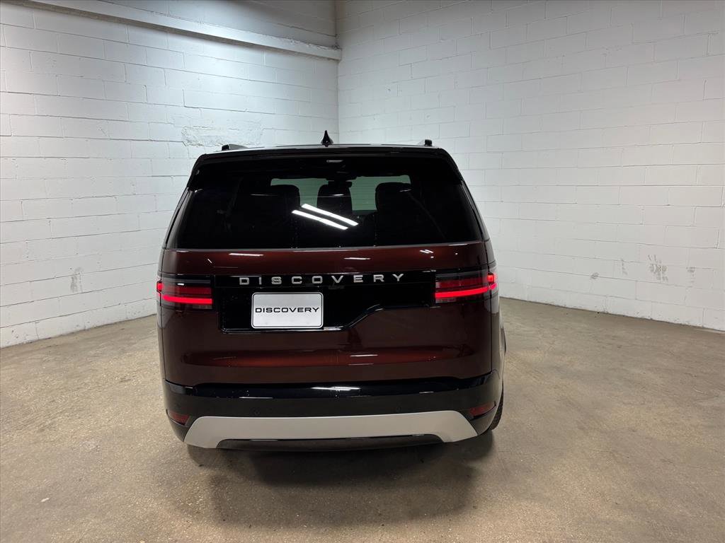New 2026 Land Rover Discovery Limited Edition image 8