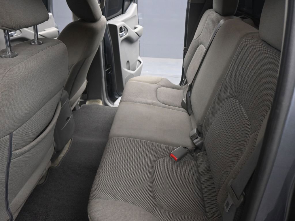 Used 2018 Nissan Frontier SV image 15